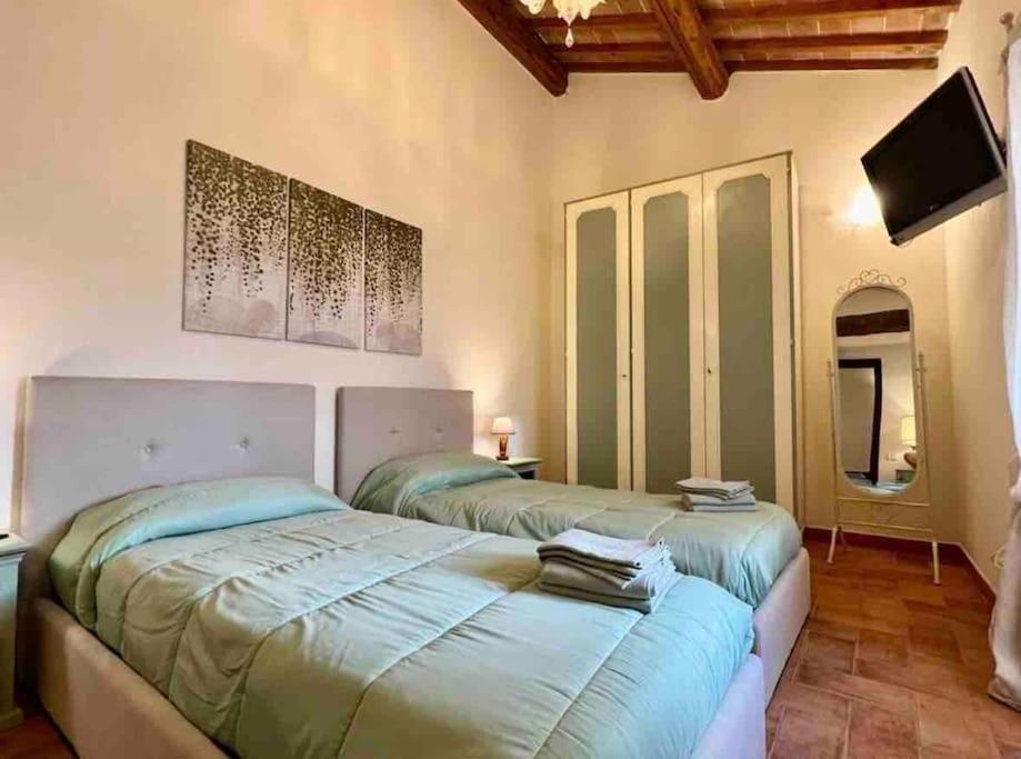 La Casina Di Nada Lägenhet Massa Martana Exteriör bild