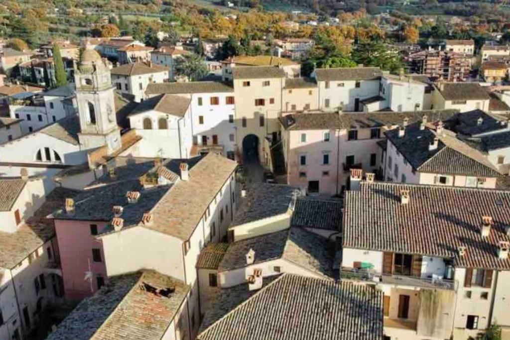 La Casina Di Nada Lägenhet Massa Martana Exteriör bild